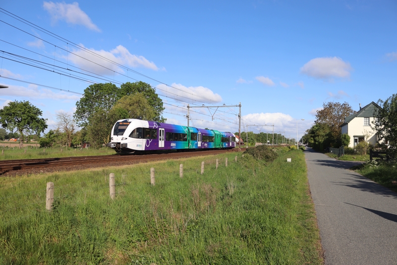 Ode aan het landschap: eerste Arriva trein met nieuwe naam op het spoor